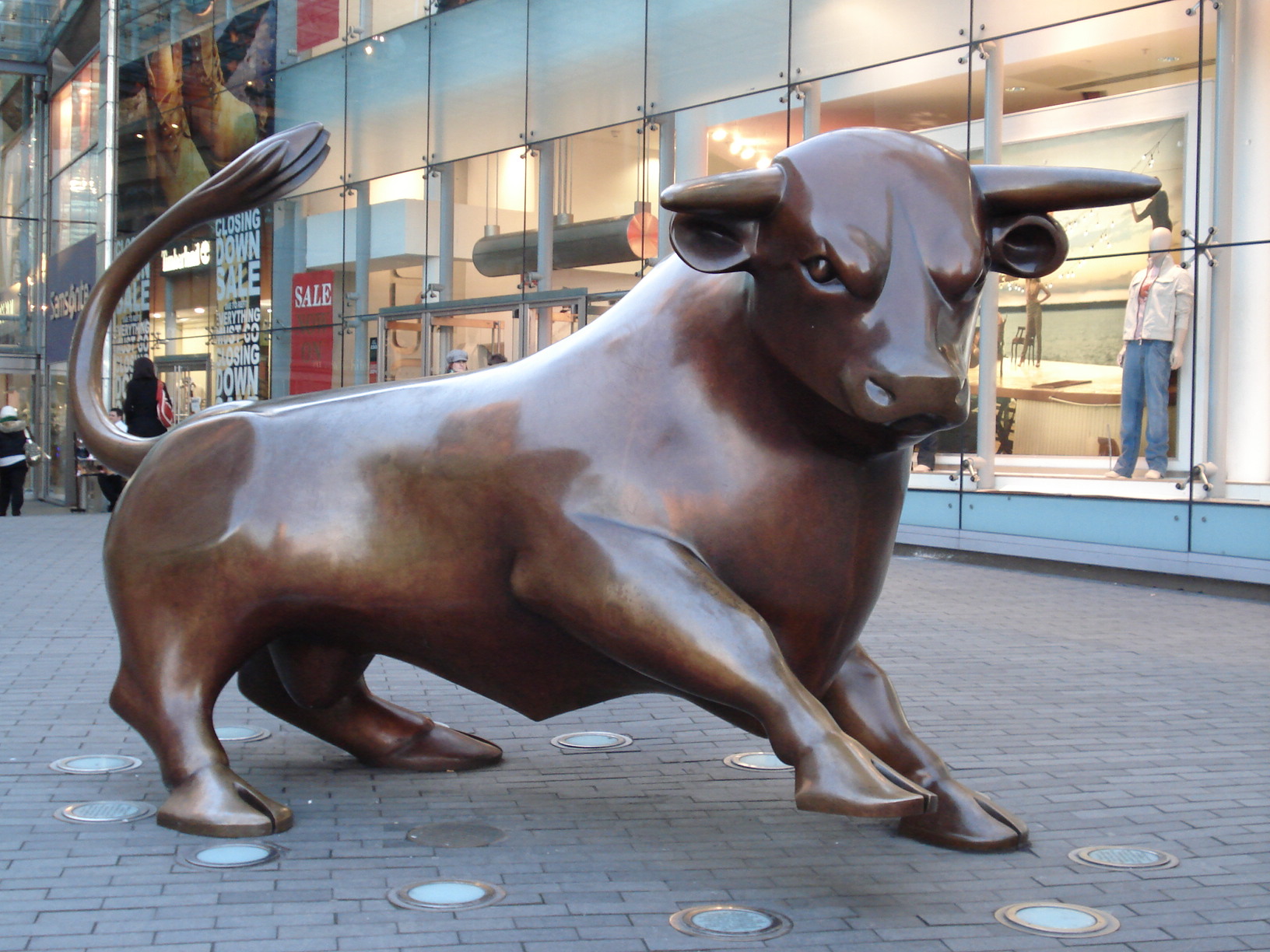Bull statue, infront of Bullring
